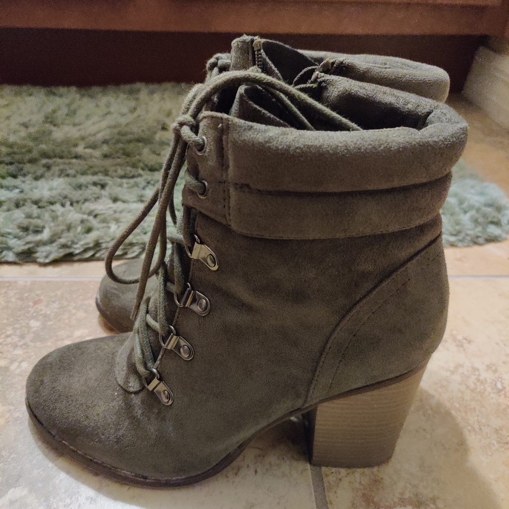 Olive boots